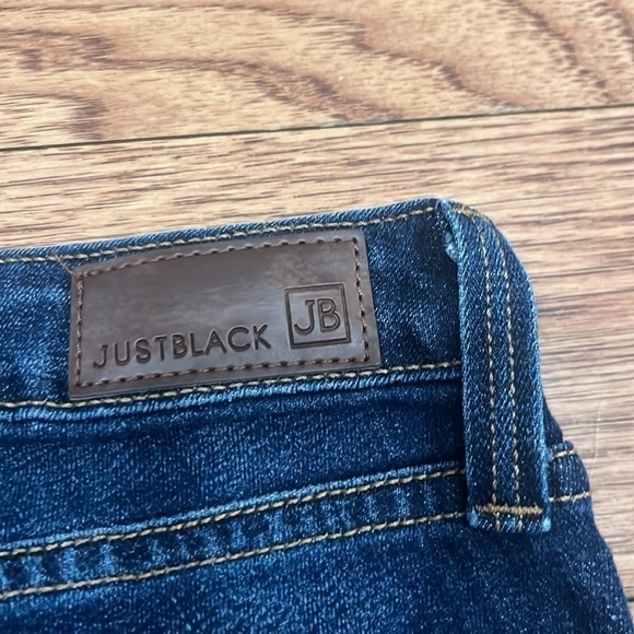 Just Black Distressed Dark Wash Jeans Raw Hem - Picture 9 of 10